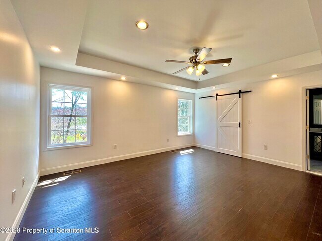 Building Photo - 400 Haven Ln