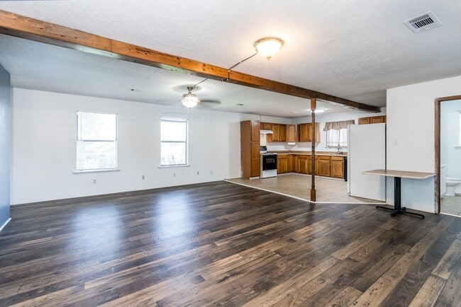 Building Photo - 15602 Treichel Rd