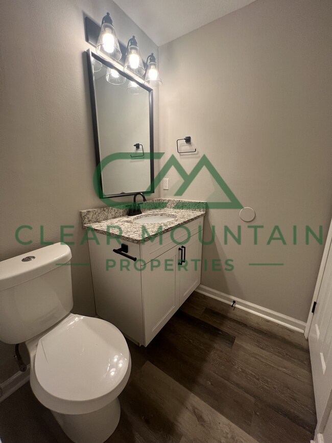 Building Photo - WINTER IS COMING - REDUCED RENT $1700