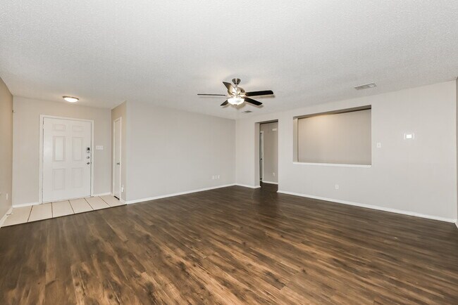 Building Photo - 249 Heritage Dr