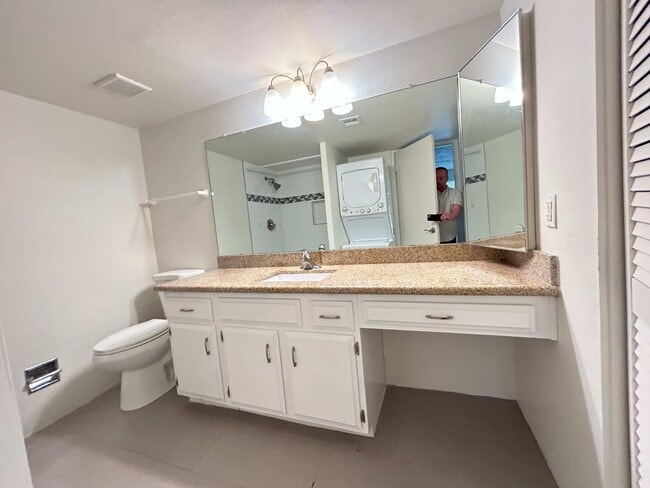 Building Photo - CONTINENTAL PLAZA CONDO