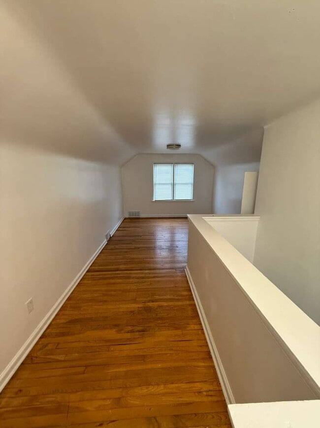 Building Photo - 14274 Kilbourne Ave