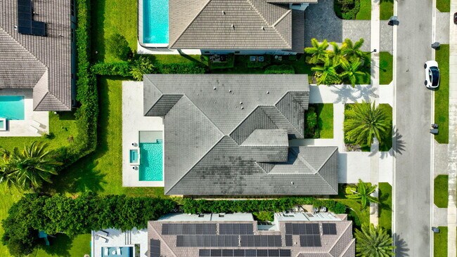 Building Photo - 19886 Meadowside Ln