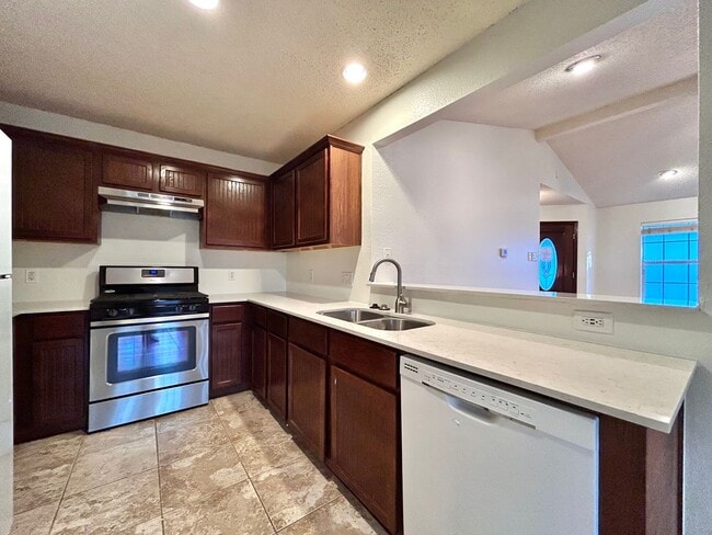 Building Photo - Charming Milwood Home Near Apple Campus & The Domain