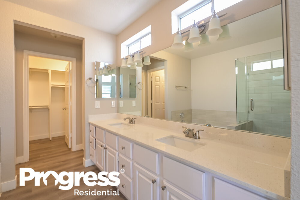Building Photo - 2043 Angel Falls Dr