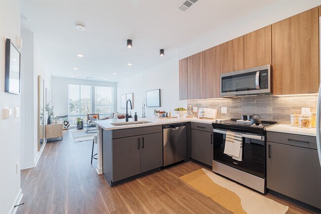 Building Photo - 10505 Deerwood Rd