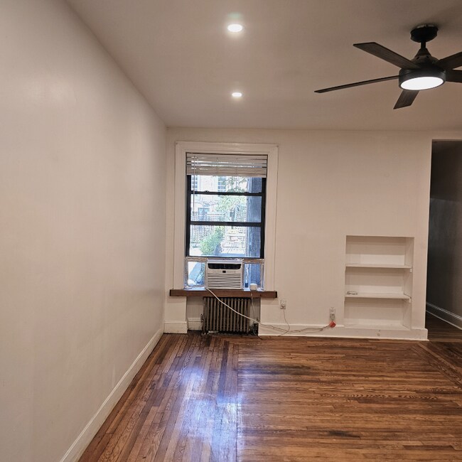 Building Photo - 243 W 100th St