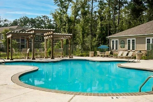 Primary Photo - Pine Crest Apartments