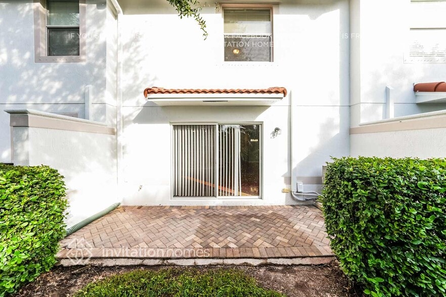 Building Photo - 22124 Majestic Woods Way