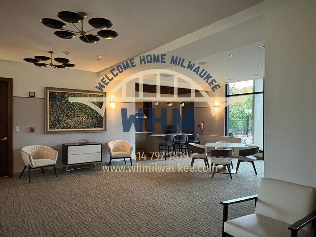 Building Photo - 929 N Astor St