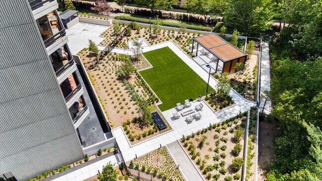 Building Photo - 2660 Peachtree Rd NW