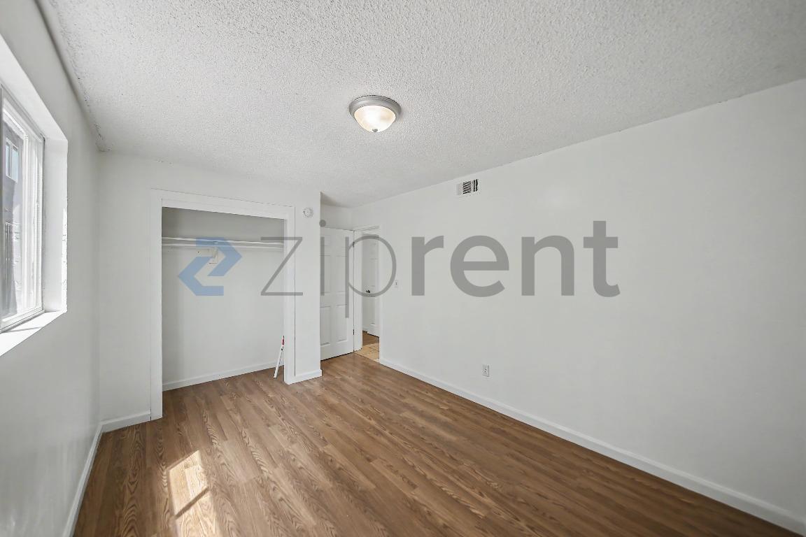 Building Photo - Unit unit A