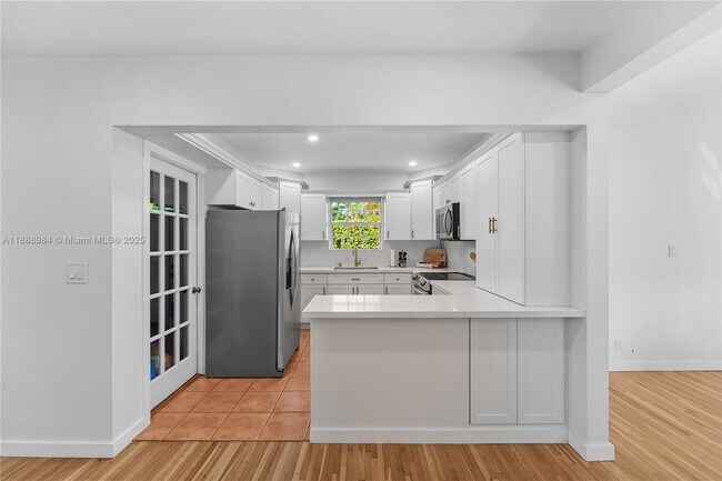 Building Photo - 6331 SW 18th St