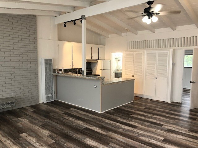 kitchen, comp unit - 25414 Malibu Rd