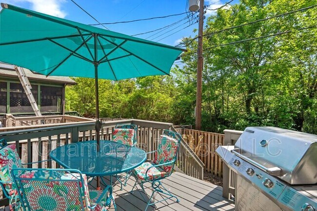 Building Photo - 303 Mt Vernon Ave