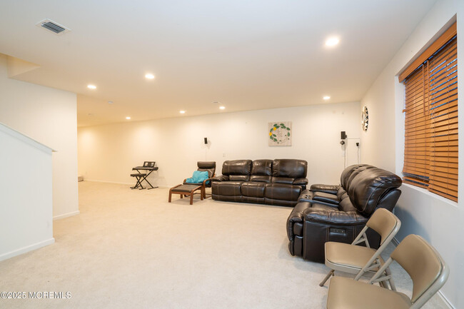 Building Photo - 50 Periwinkle Dr