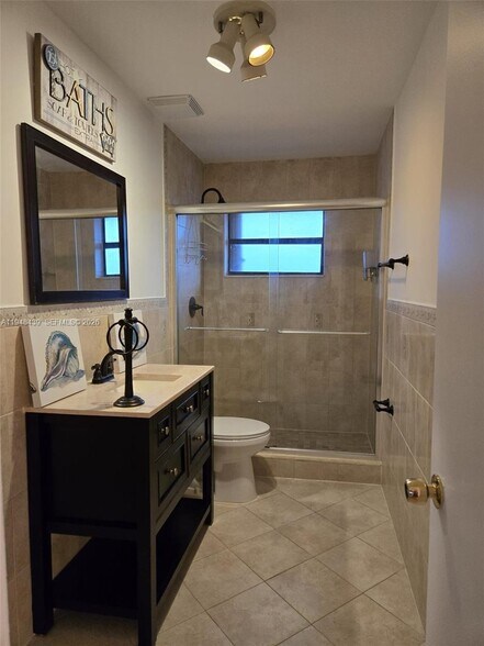 Building Photo - 19740 Cypress Ct