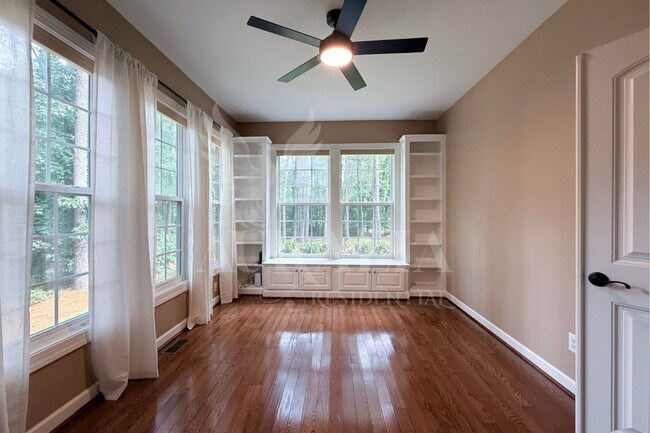 Building Photo - 5604 Pine Rock Ct