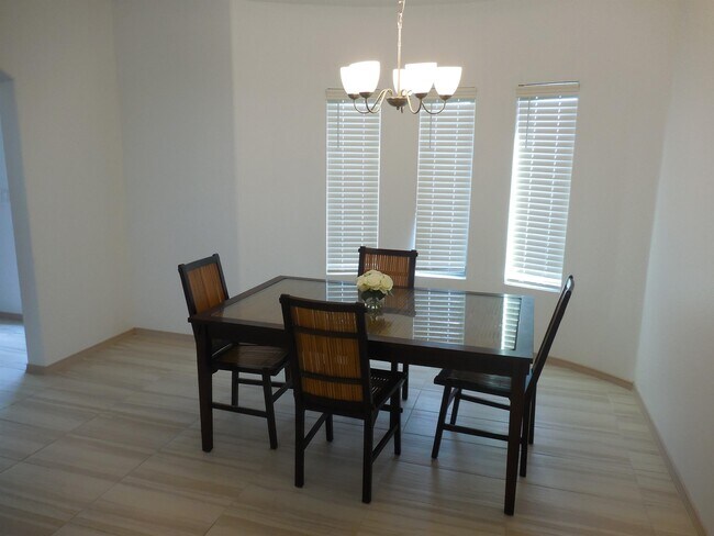 Building Photo - 12880 Haxby St