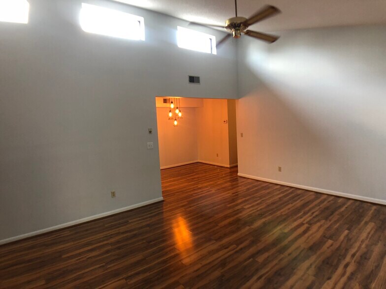 Building Photo - 123 Turtle Creek Rd