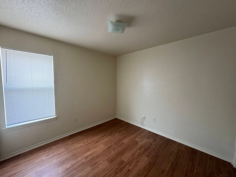 Building Photo - 2808 Cantabrian Dr