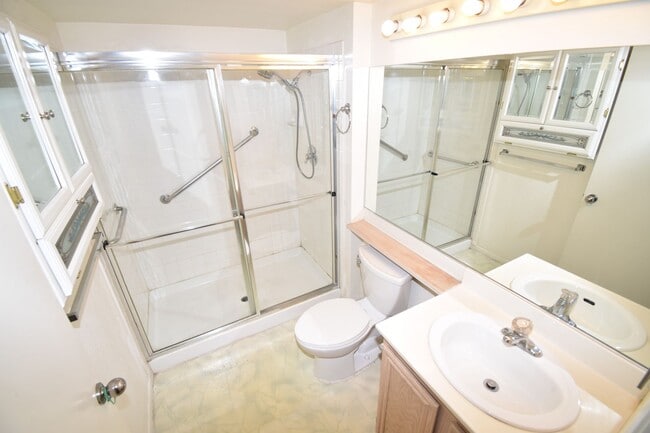 Building Photo - First-Floor Summerlin Condo with Unobstructed Park Views