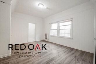 Building Photo - 746 S Coronado St