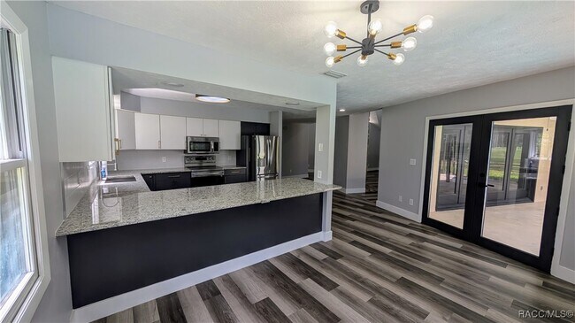 Primary Photo - 768 E Jenkins Ct