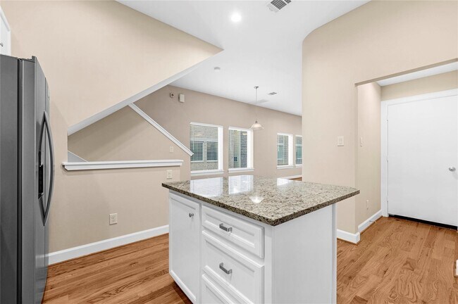 Building Photo - 8731 Bryam St