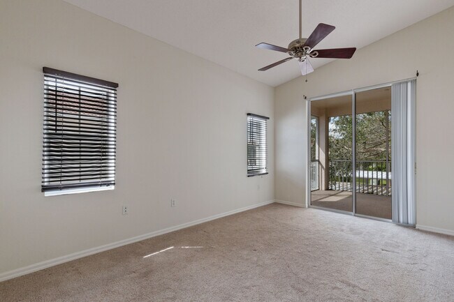 Building Photo - 4240 Central Sarasota Pky