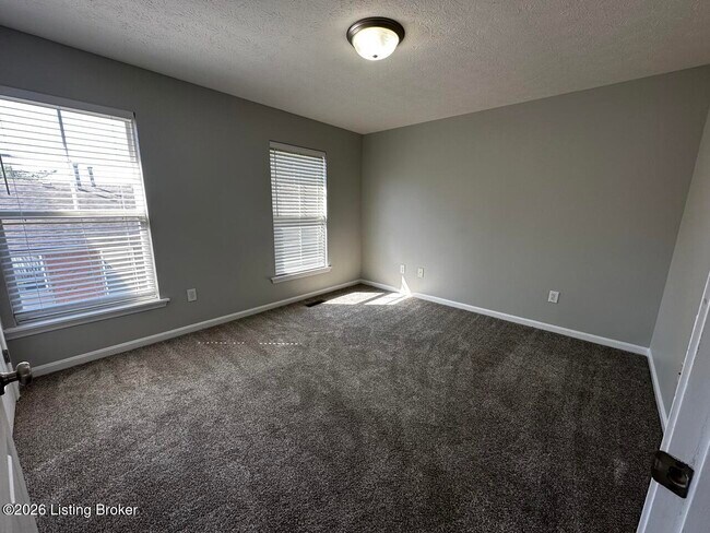 Building Photo - 402 Clare Ln
