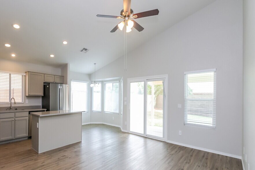 Building Photo - 6951 E Lomita Ave