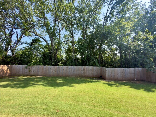 Building Photo - 3009 E Coolridge St