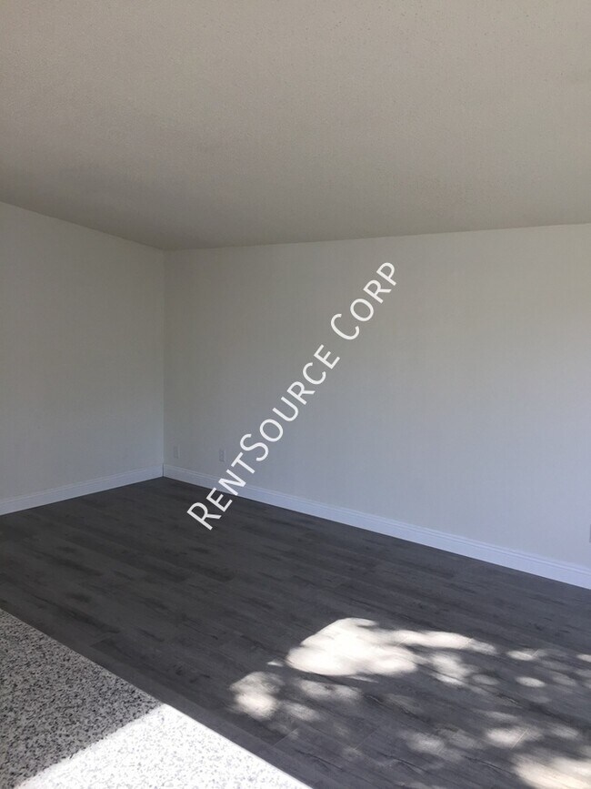 Building Photo - 44329 Gingham Ave