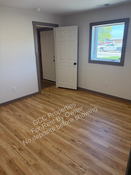 Master Bedroom (Bedroom #1) - G3410 Fenton Rd