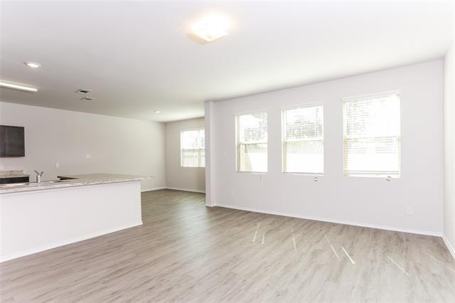 Building Photo - 8224 Runner Oak Ln