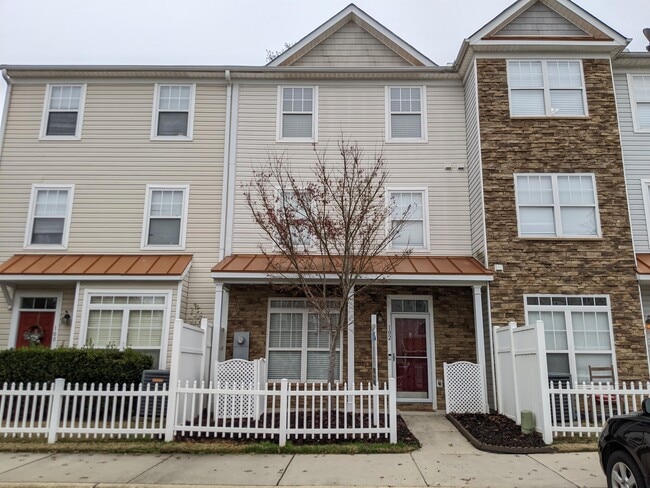 Building Photo - 11730 Mezzanine Dr