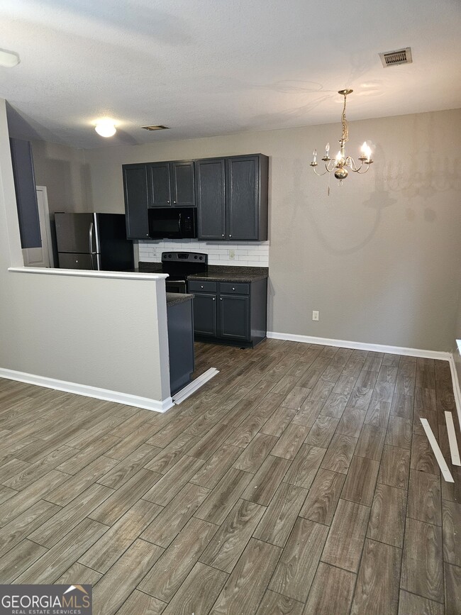 Building Photo - 180 Brookview Dr