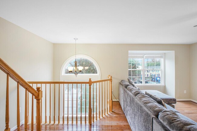 Building Photo - 405 Donelson Loop