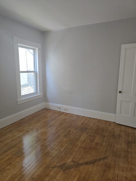 Building Photo - 96 Ashland St