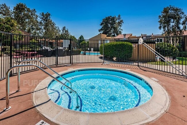 Building Photo - 17129 W Bernardo Dr