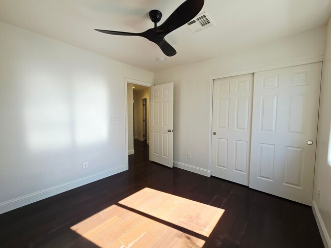 Building Photo - GORGEOUS 4BD/3BA IN SILVERADO RANCH