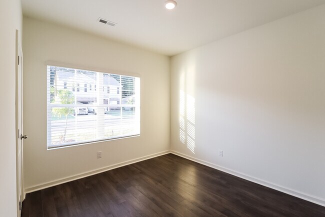 Building Photo - 7279 Timber Leaf Br