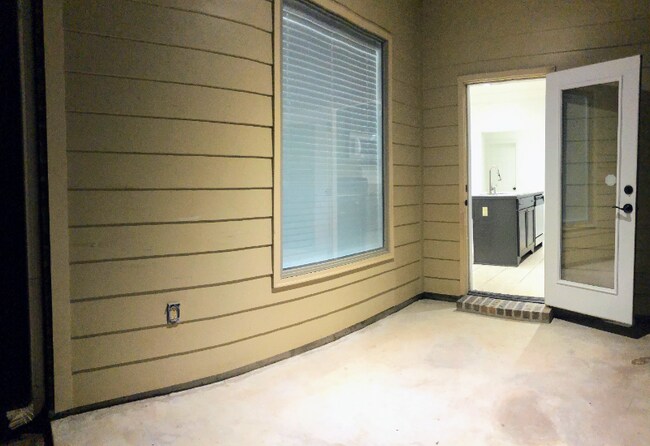 Building Photo - 124 Legend Creek Dr