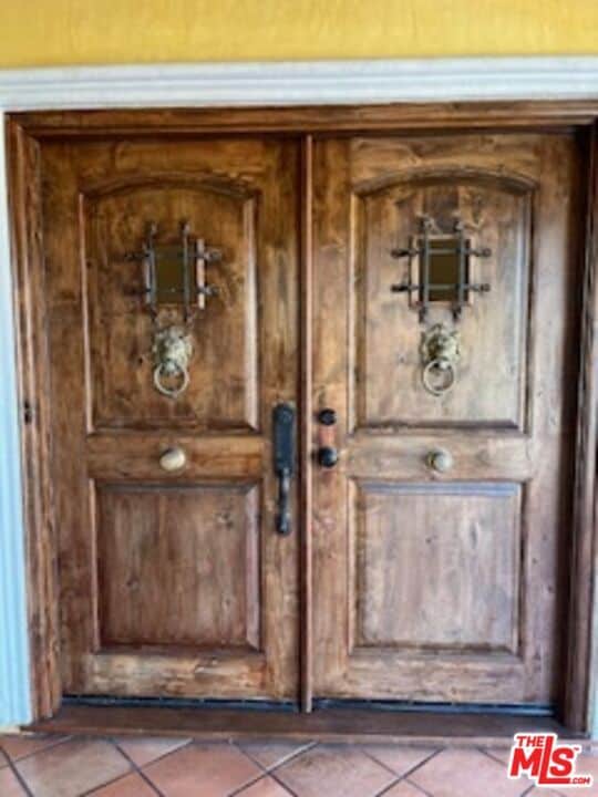 Building Photo - 8302 S Sepulveda Blvd