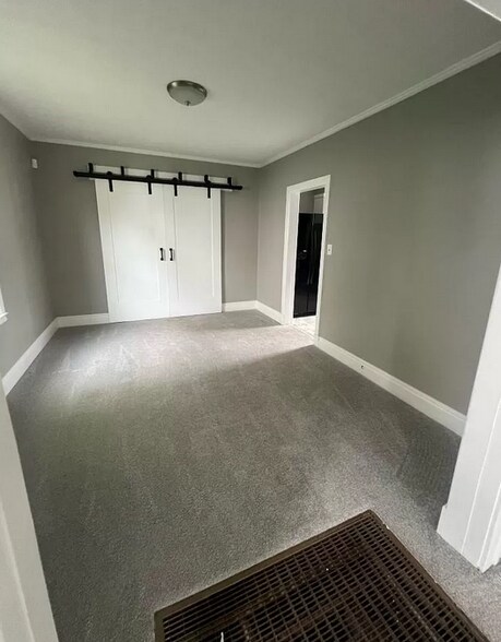 Building Photo - 288 S Walnut St