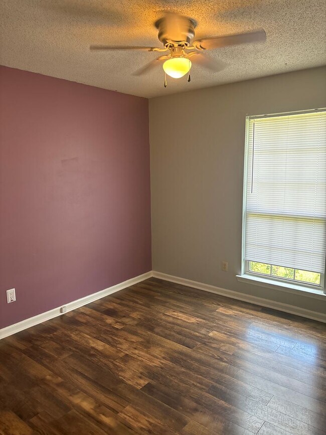 Building Photo - 1313 Crossgate Ct