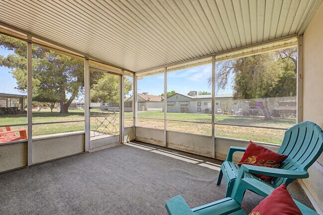 Building Photo - 10141 N 97th Dr