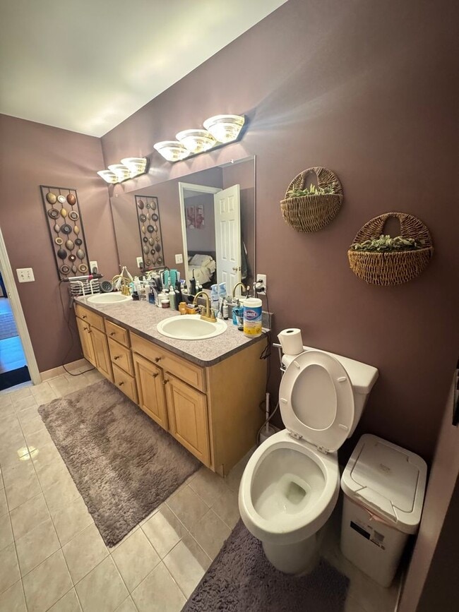 Building Photo - 14466 Doebler Dr