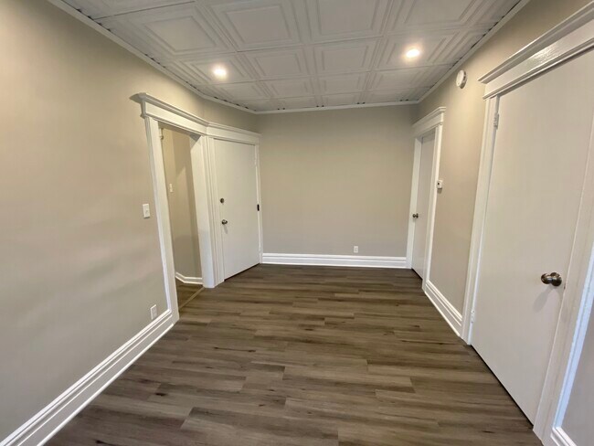 Living Room - 174 Glenwood Ave